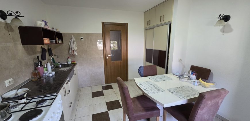 Trosoban stan 75m2 sa garažom i ostavom – Hiseta